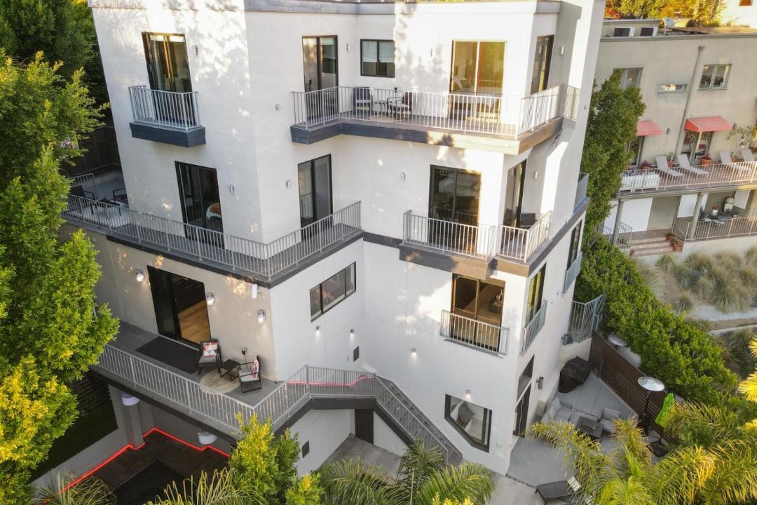 Photo of Buildings in Hollywood Hills West