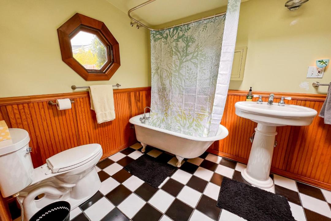 Photo of Bathroom in Old Town