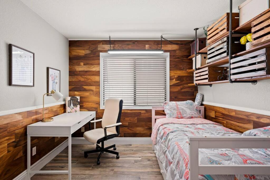 Photo of Bedroom in Lake Elsinore
