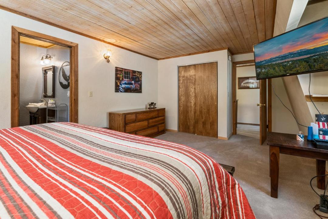 Photo of Bedroom in Summit Estates