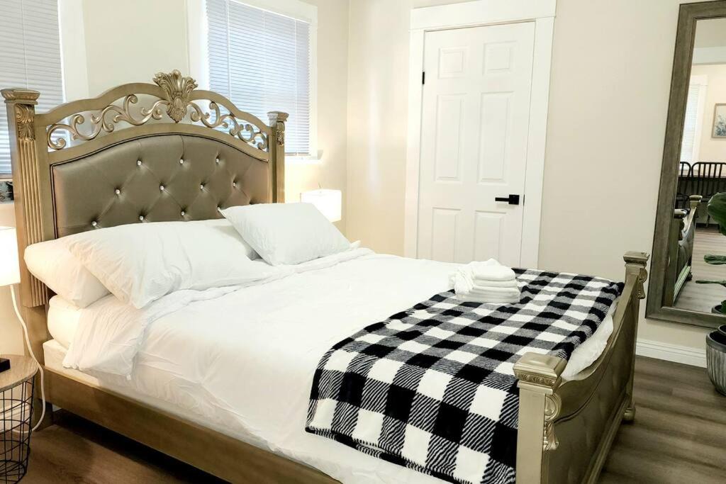Photo of Bedroom in Pasadena