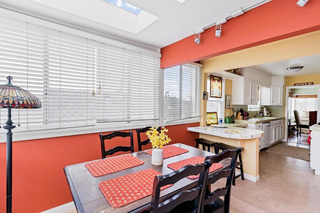 Photo of Livingroom in South Laguna