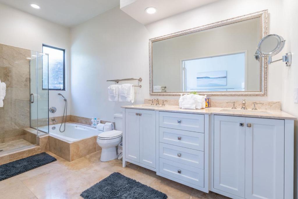 Photo of Bathroom in Cardiff-by-the-Sea