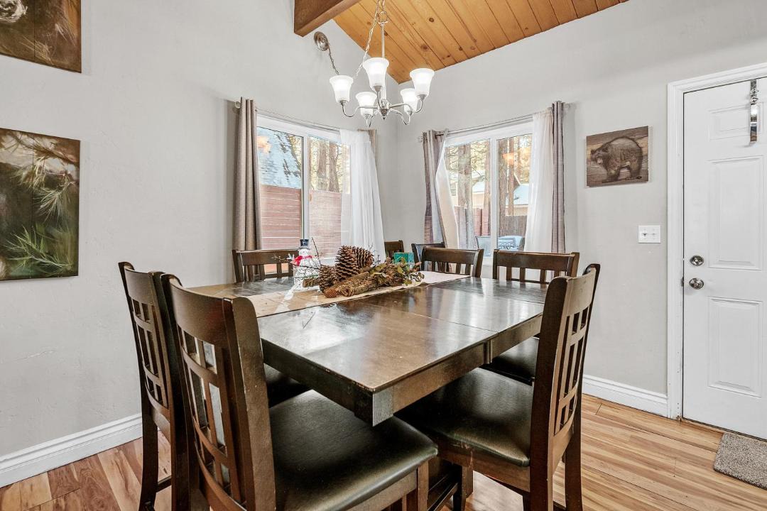 Photo of Livingroom in Summit Estates