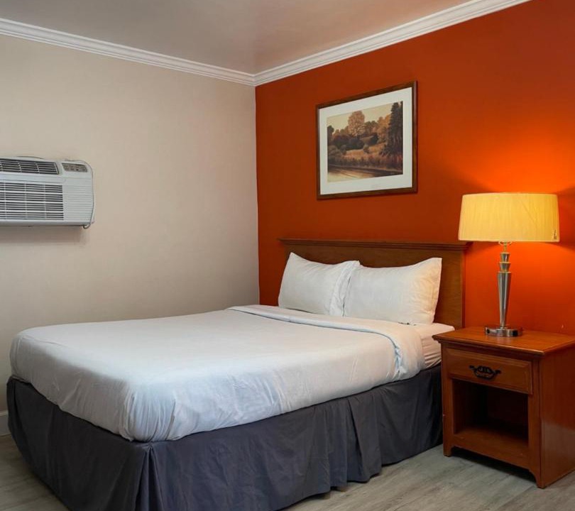 Photo of Bedroom in Ridgecrest