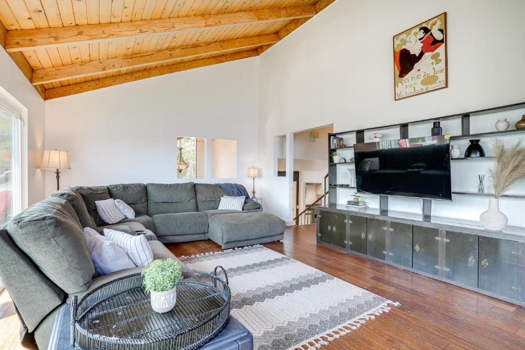 Photo of Livingroom in Santa Paula