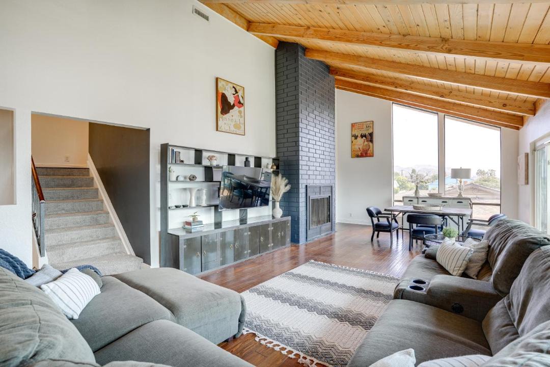Photo of Livingroom in Santa Paula