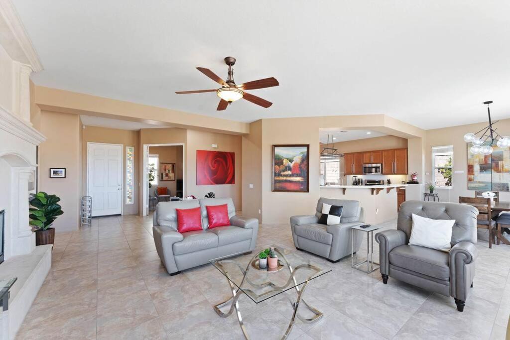Photo of Livingroom in Desert Hot Springs