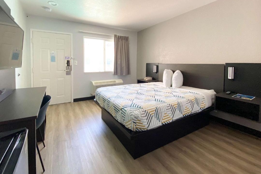 Photo of Bedroom in Halecrest