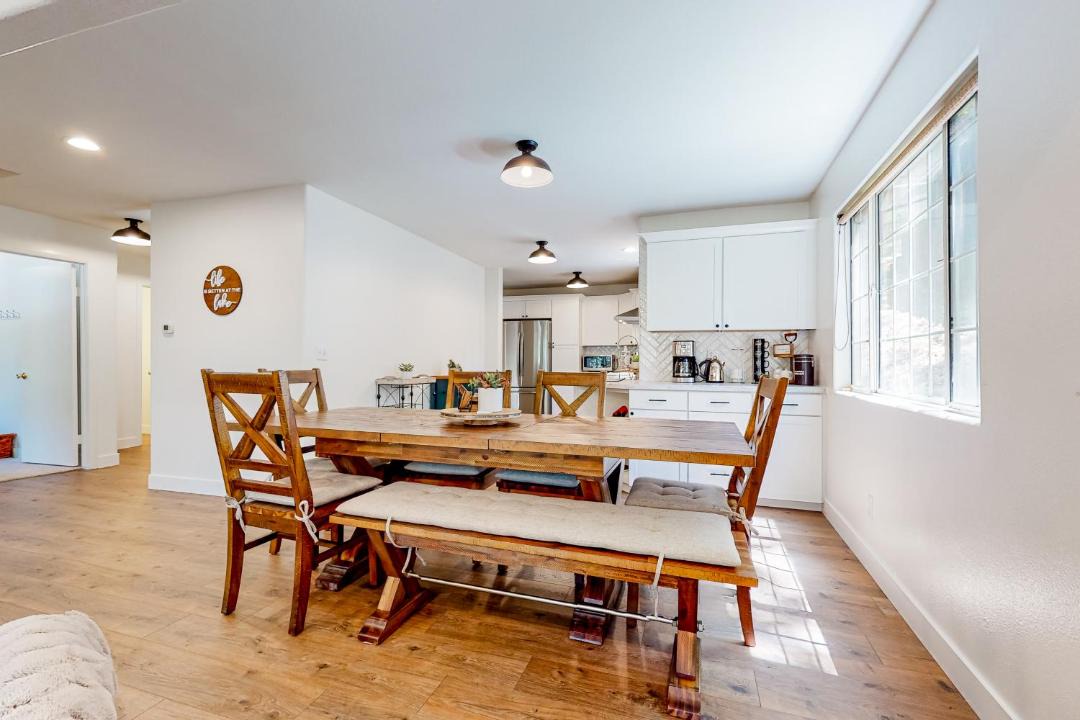 Photo of Livingroom in Crestline