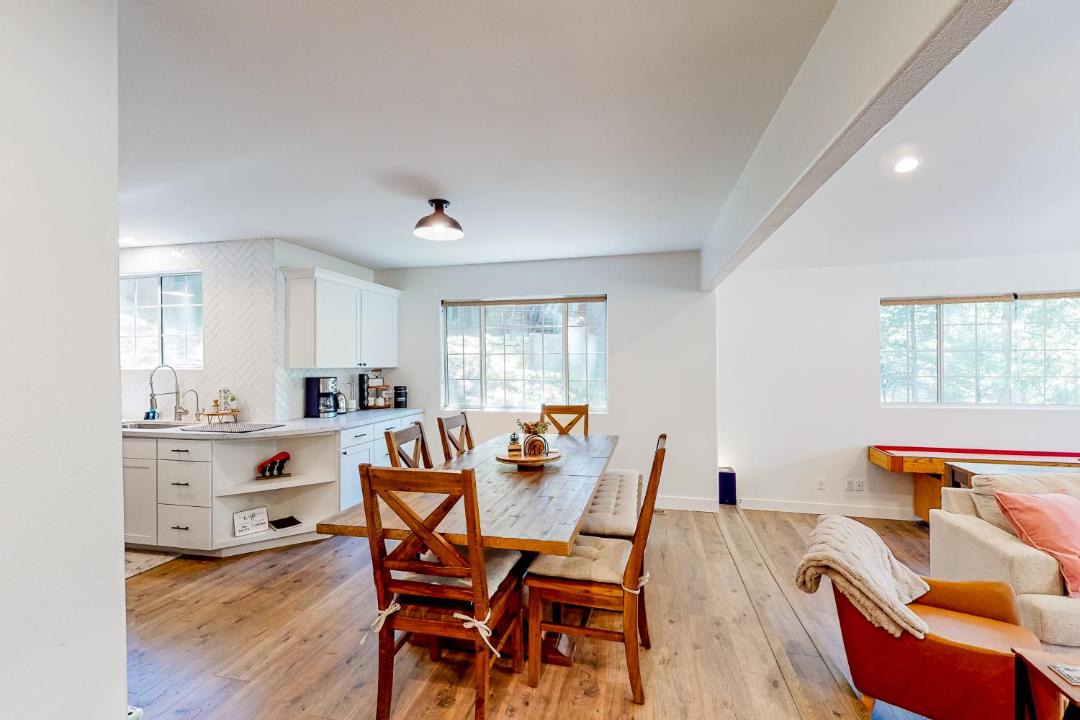 Photo of Livingroom in Crestline