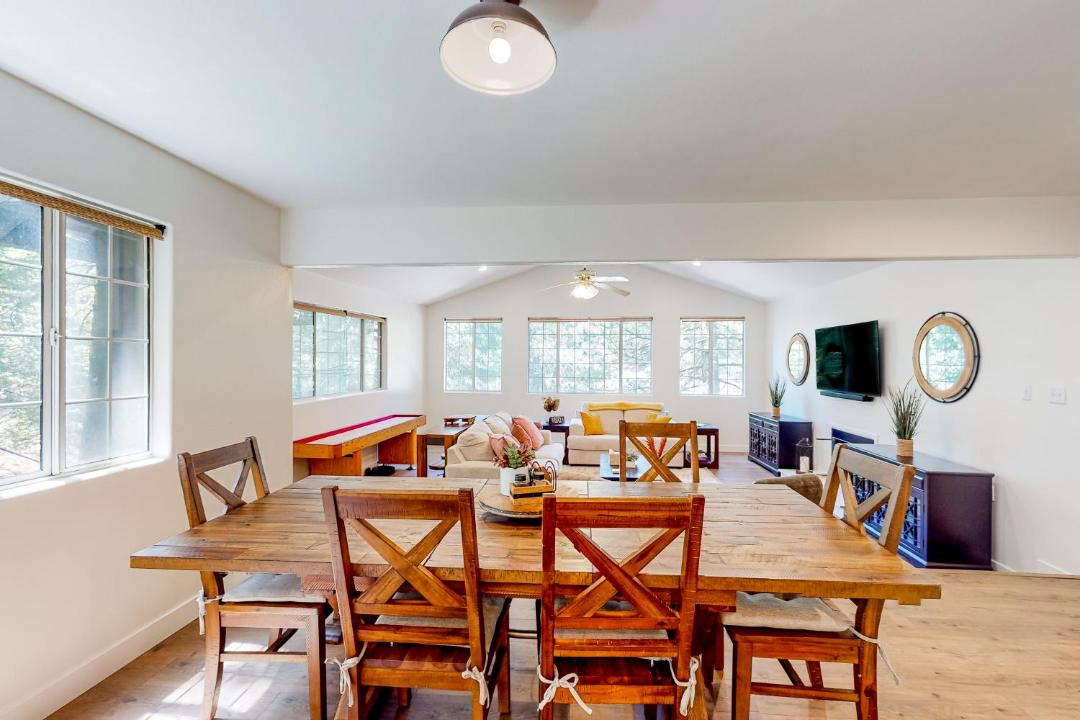 Photo of Livingroom in Crestline