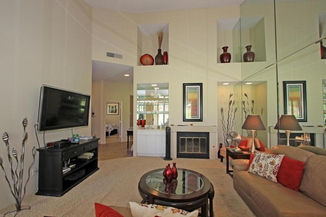 Photo of Livingroom in Palm Desert
