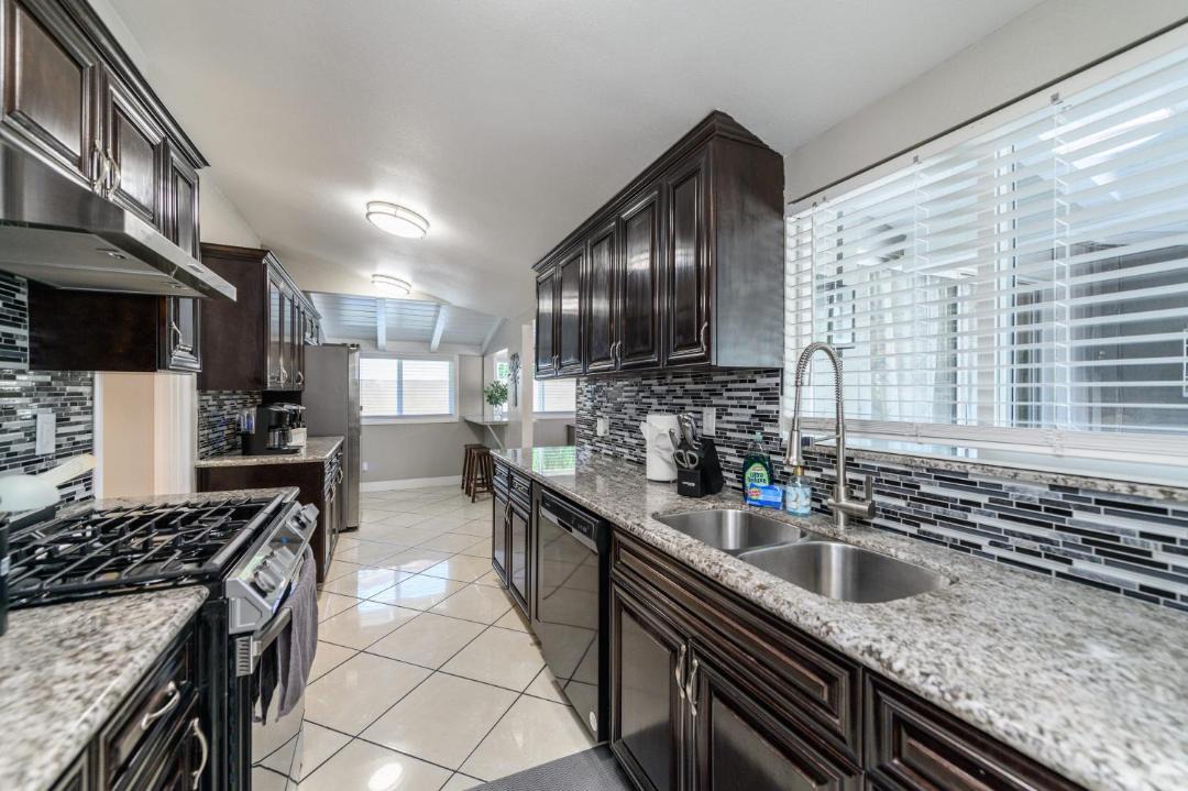 Photo of Kitchen in Anaheim Resort