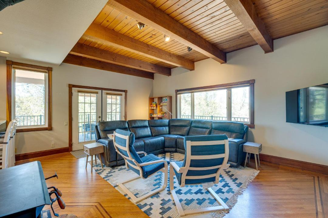 Photo of Livingroom in Auburn