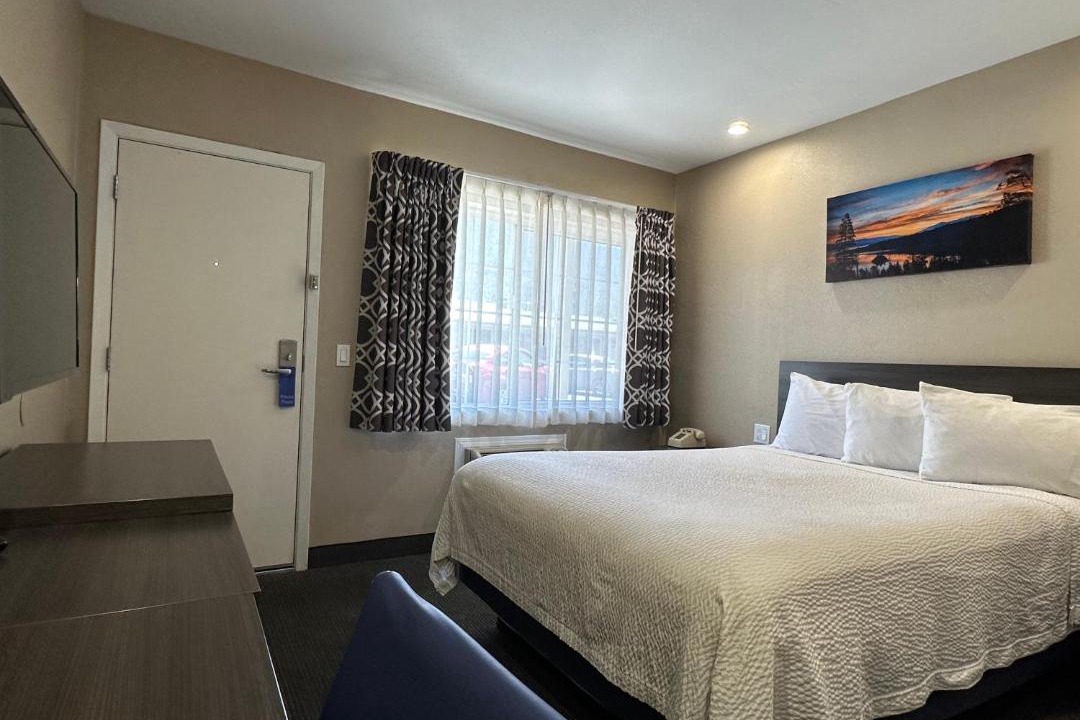 Photo of Bedroom in Lakeside Park