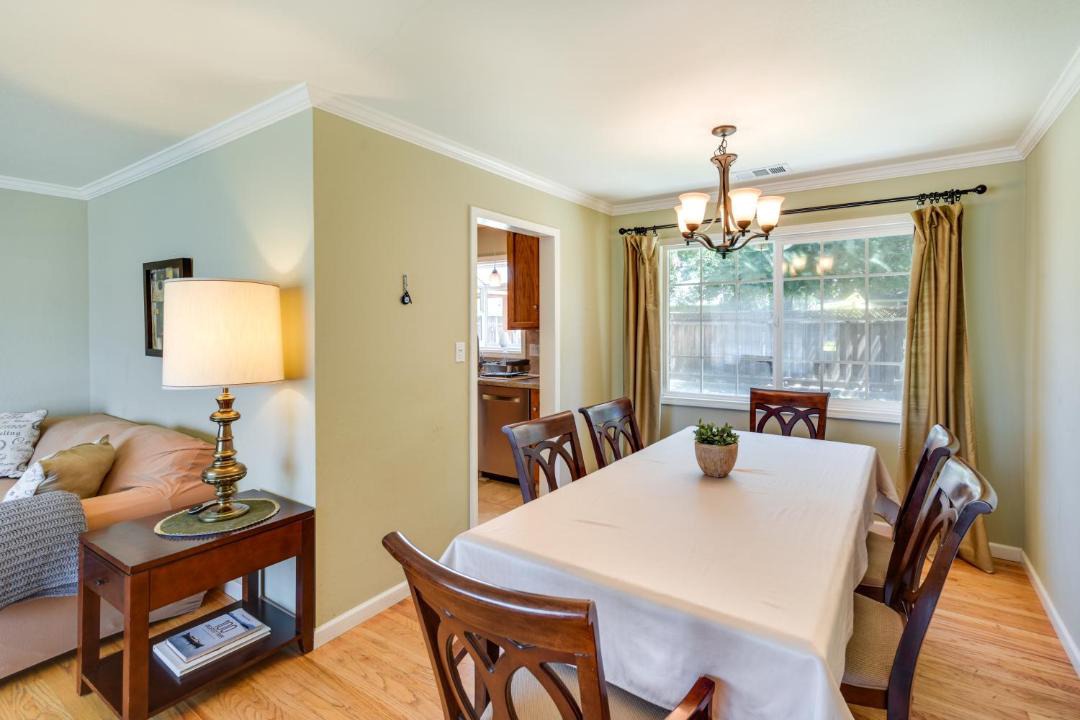 Photo of Livingroom in Campbell