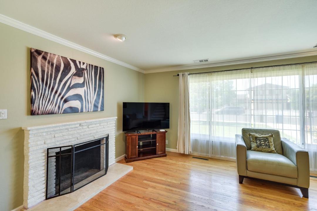 Photo of Livingroom in Campbell