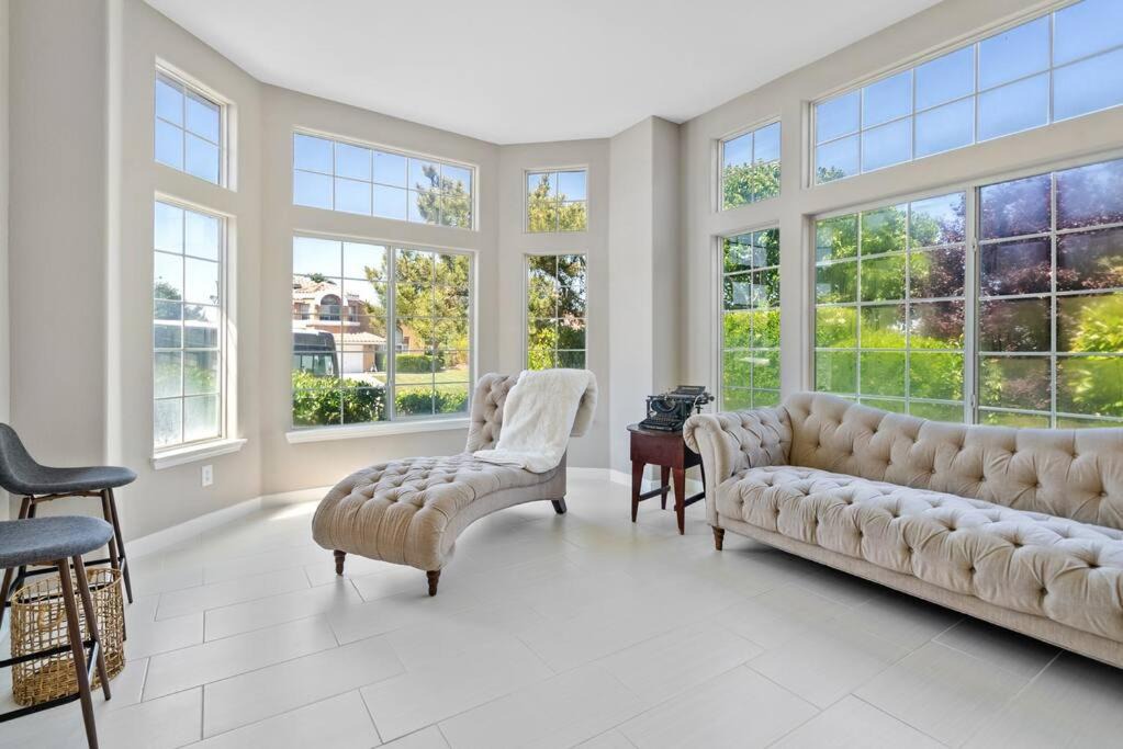 Photo of Livingroom in Lancaster