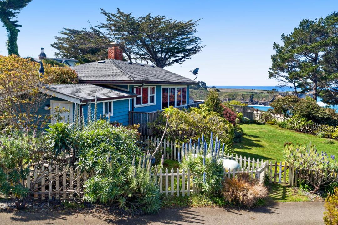 Photo of Buildings in Mendocino