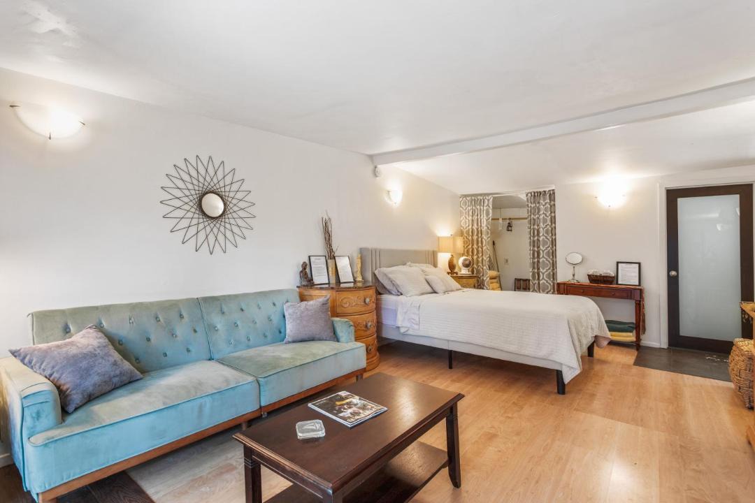 Photo of Bedroom in Studio City