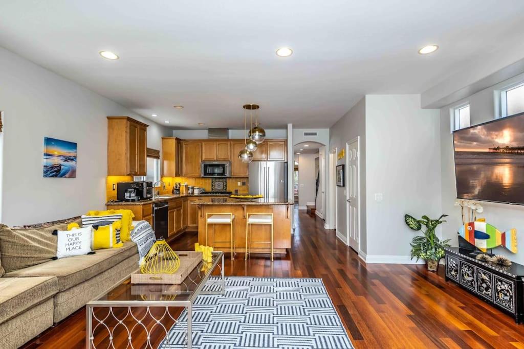 Photo of Livingroom in Yorktown