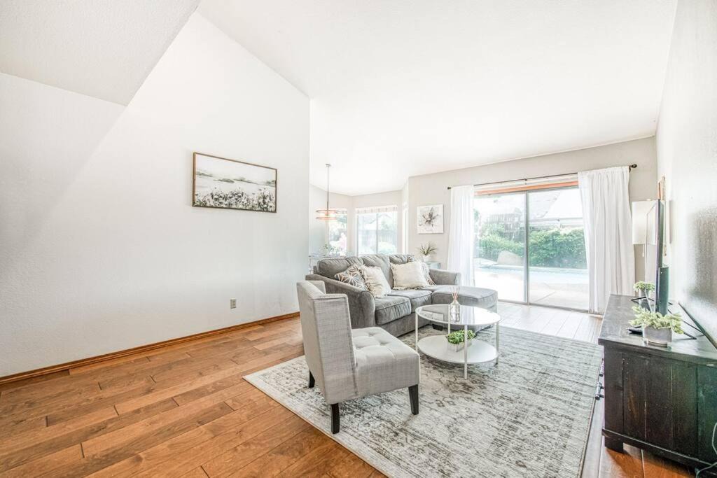 Photo of Livingroom in Raisin