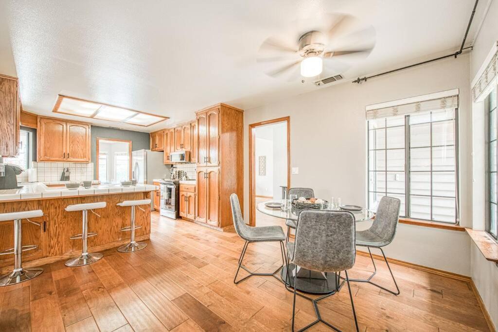 Photo of Livingroom in Raisin