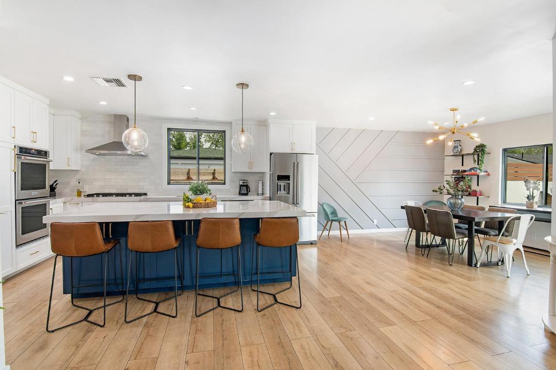 Photo of Livingroom in Valley Glen