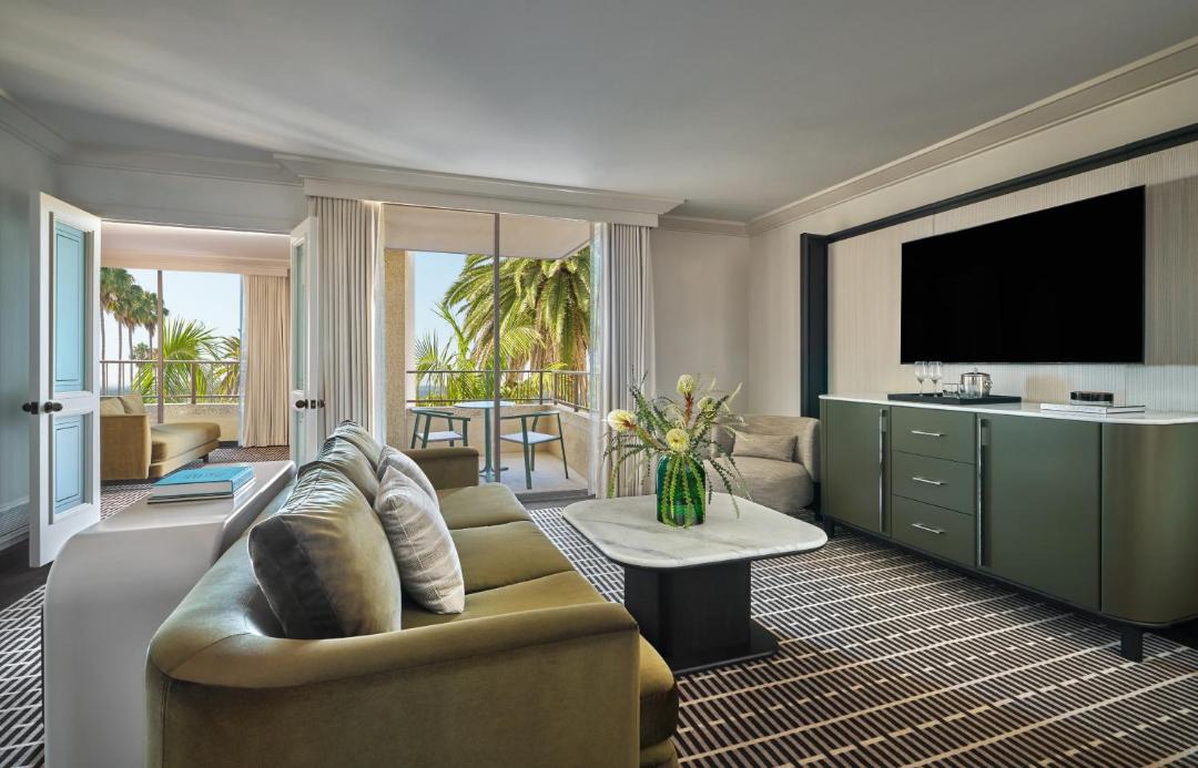 Photo of Livingroom in Newport Center