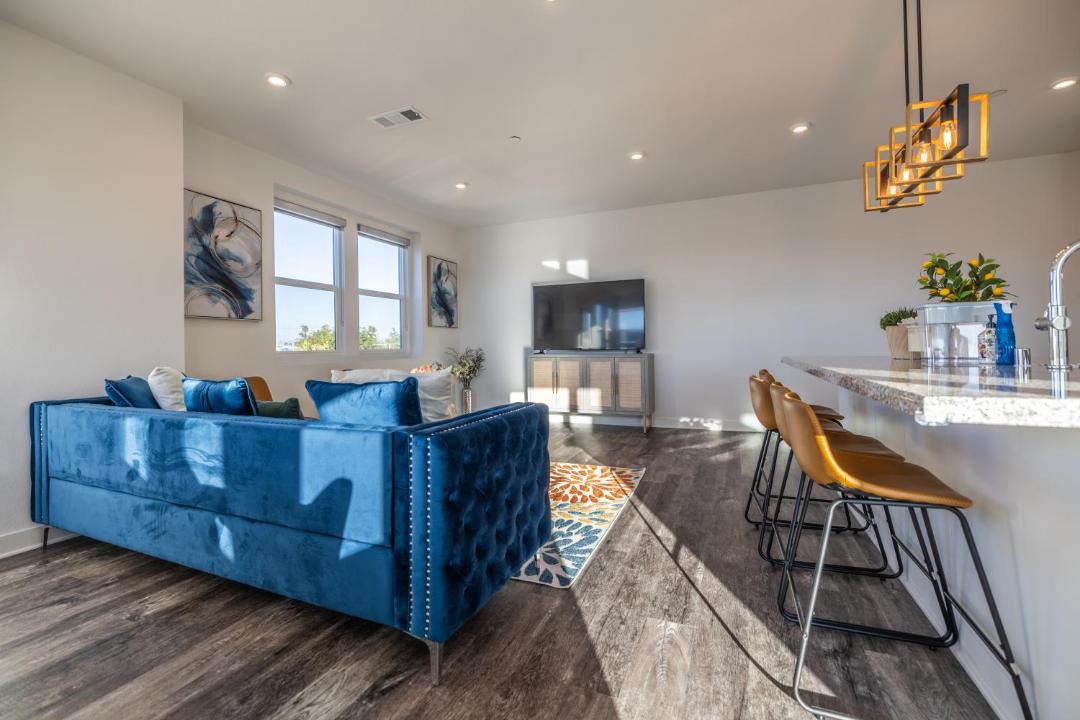 Photo of Livingroom in Anaheim Resort