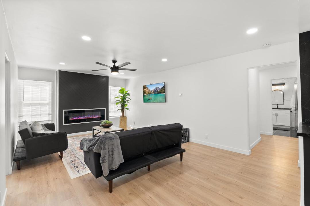 Photo of Livingroom in Central Escondido