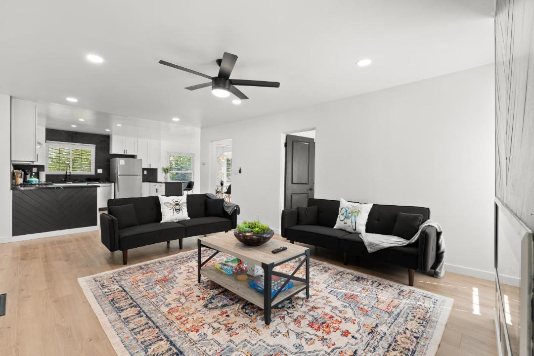 Photo of Livingroom in Central Escondido