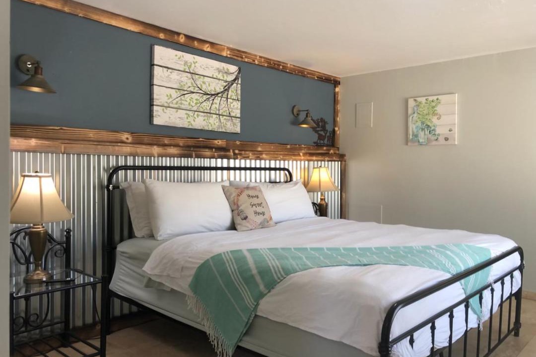 Photo of Bedroom in Olancha