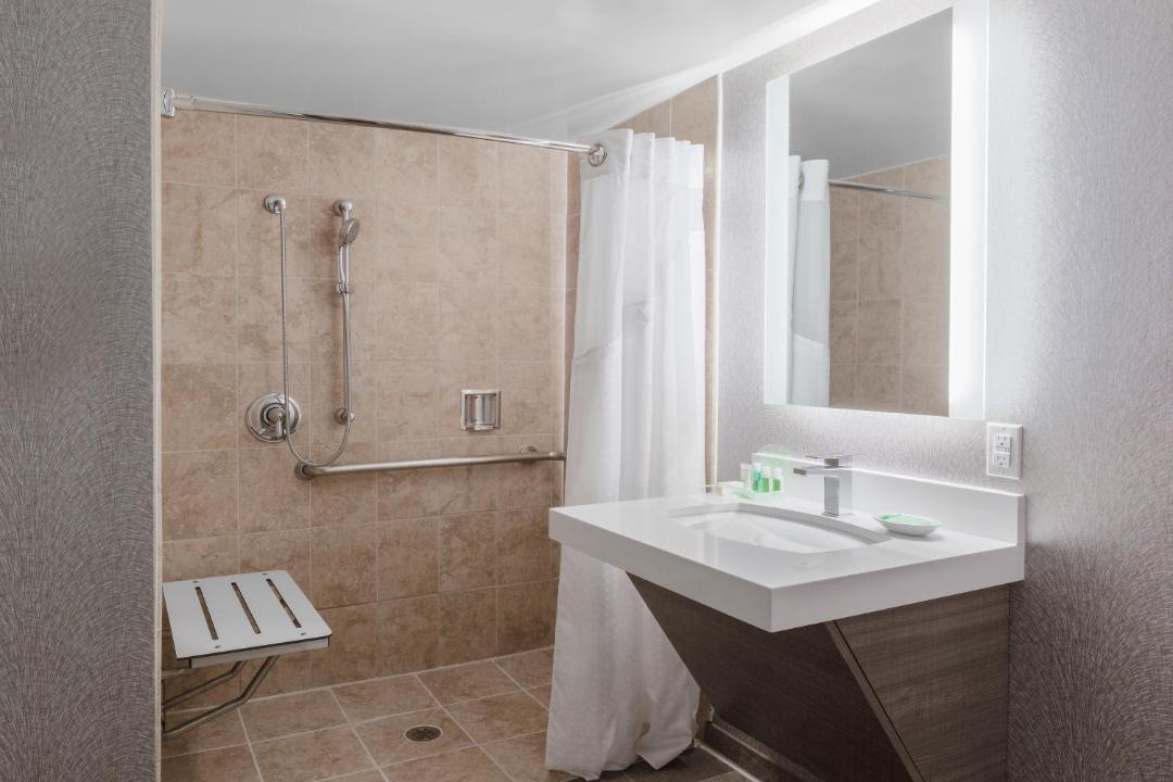Photo of Bathroom in La Mirada