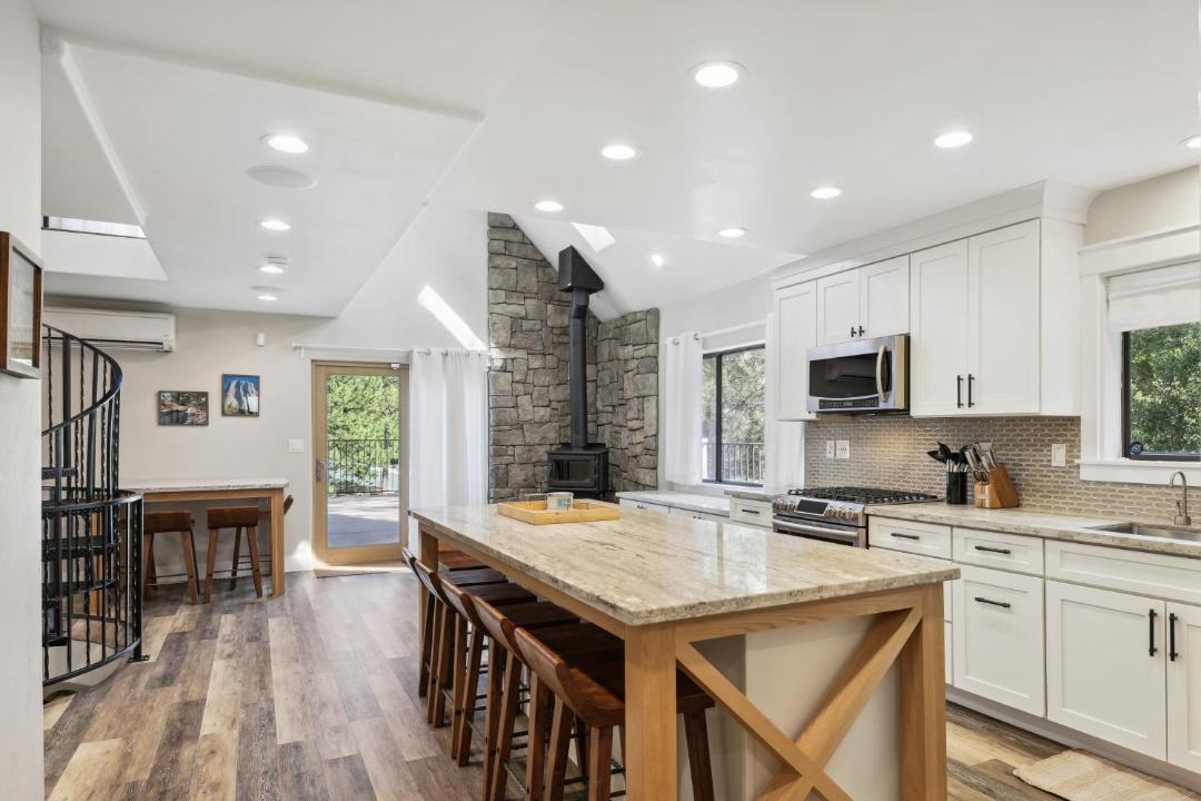Photo of Kitchen in Groveland