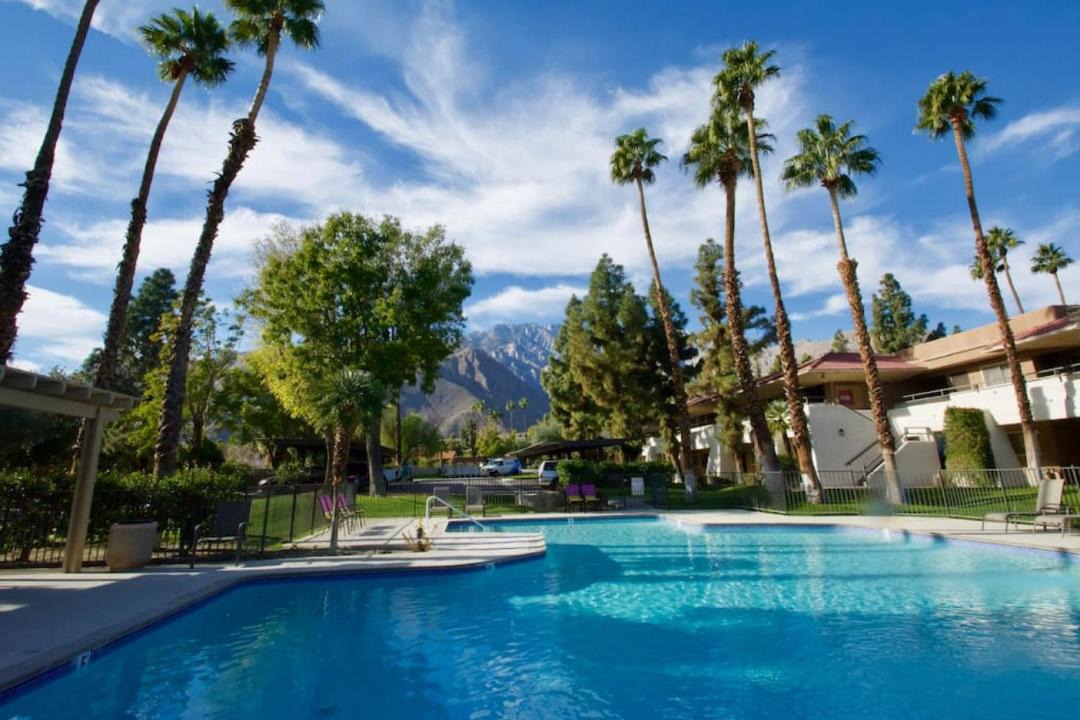 Photo of Outdoor in Racquet Club West