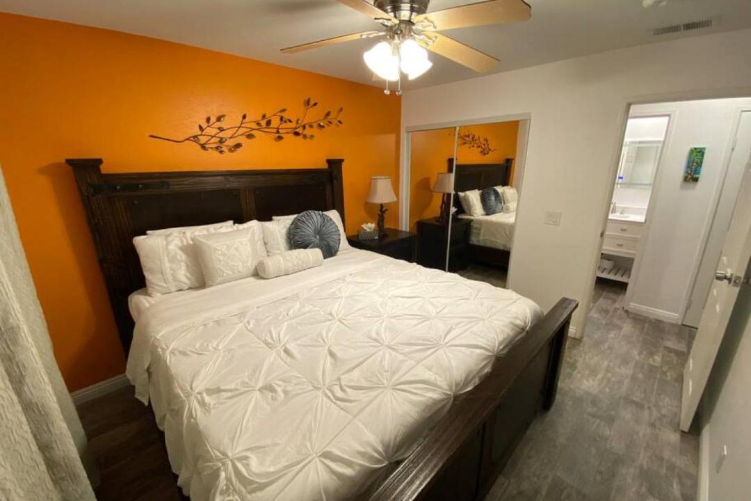 Photo of Bedroom in Racquet Club West