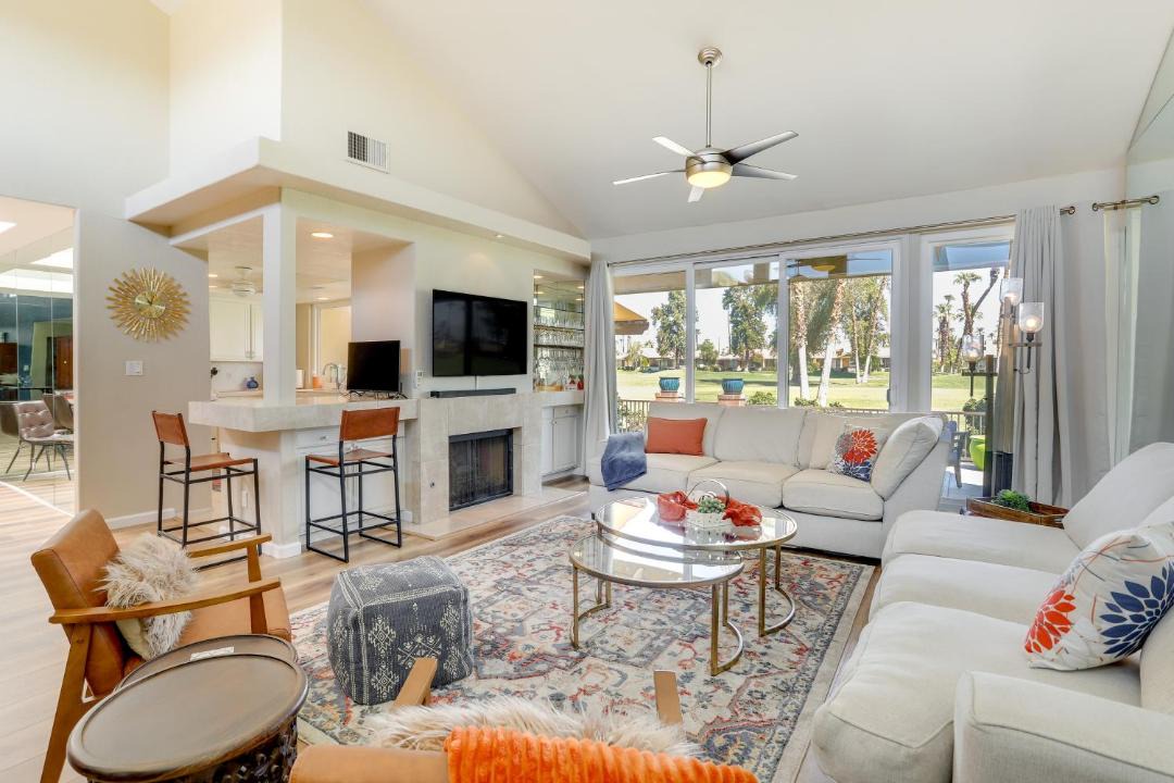 Photo of Livingroom in Palm Desert