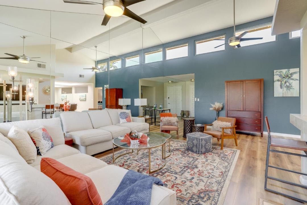 Photo of Livingroom in Palm Desert