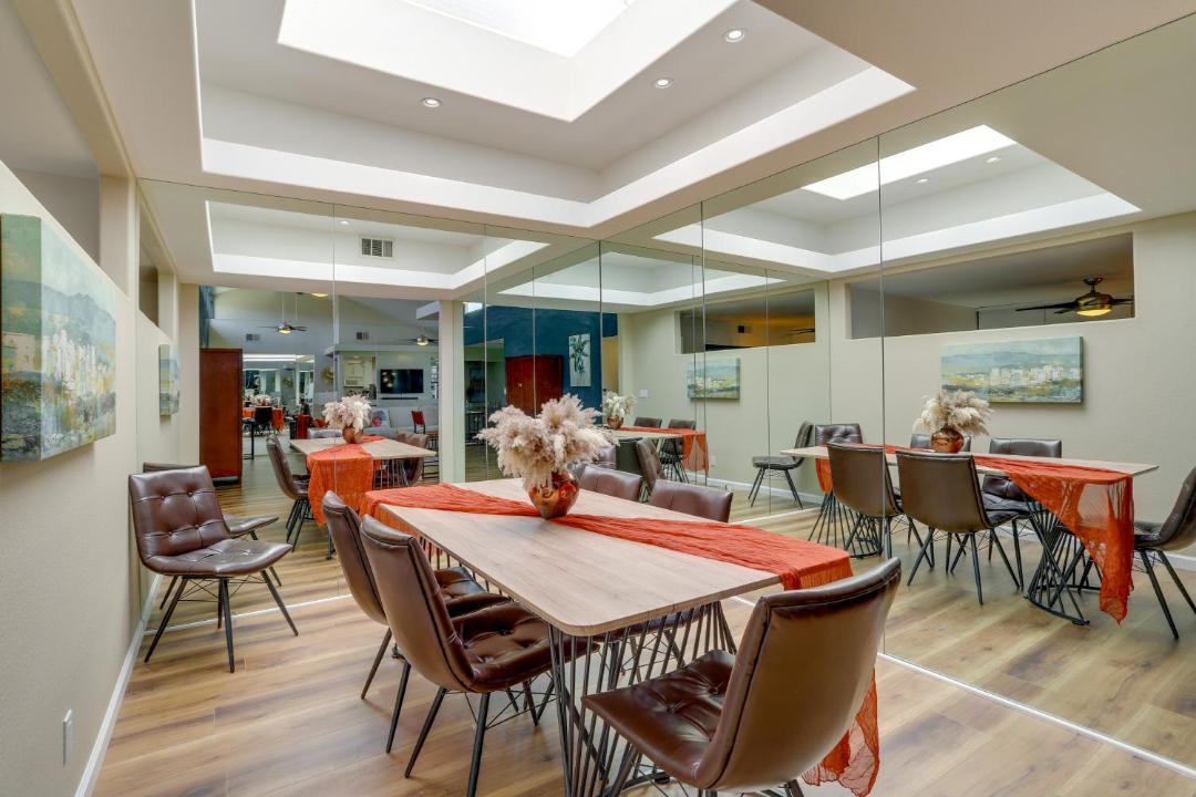 Photo of Livingroom in Palm Desert