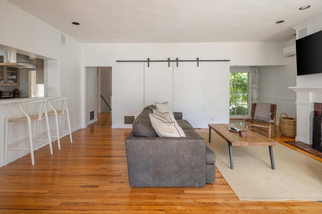 Photo of Livingroom in La Jolla Shores