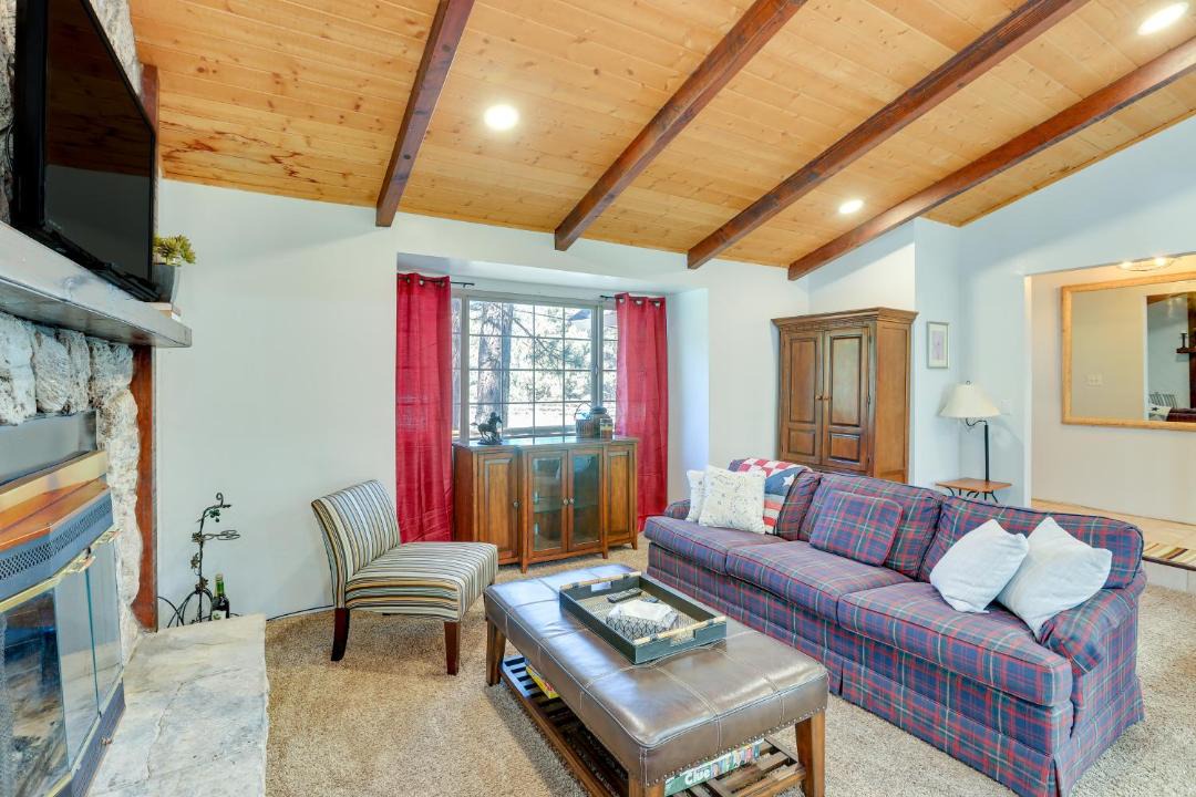 Photo of Livingroom in Big Bear