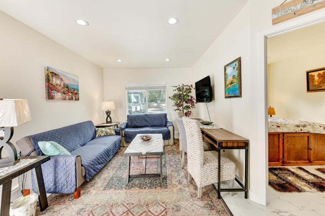 Photo of Livingroom in Anaheim Hills
