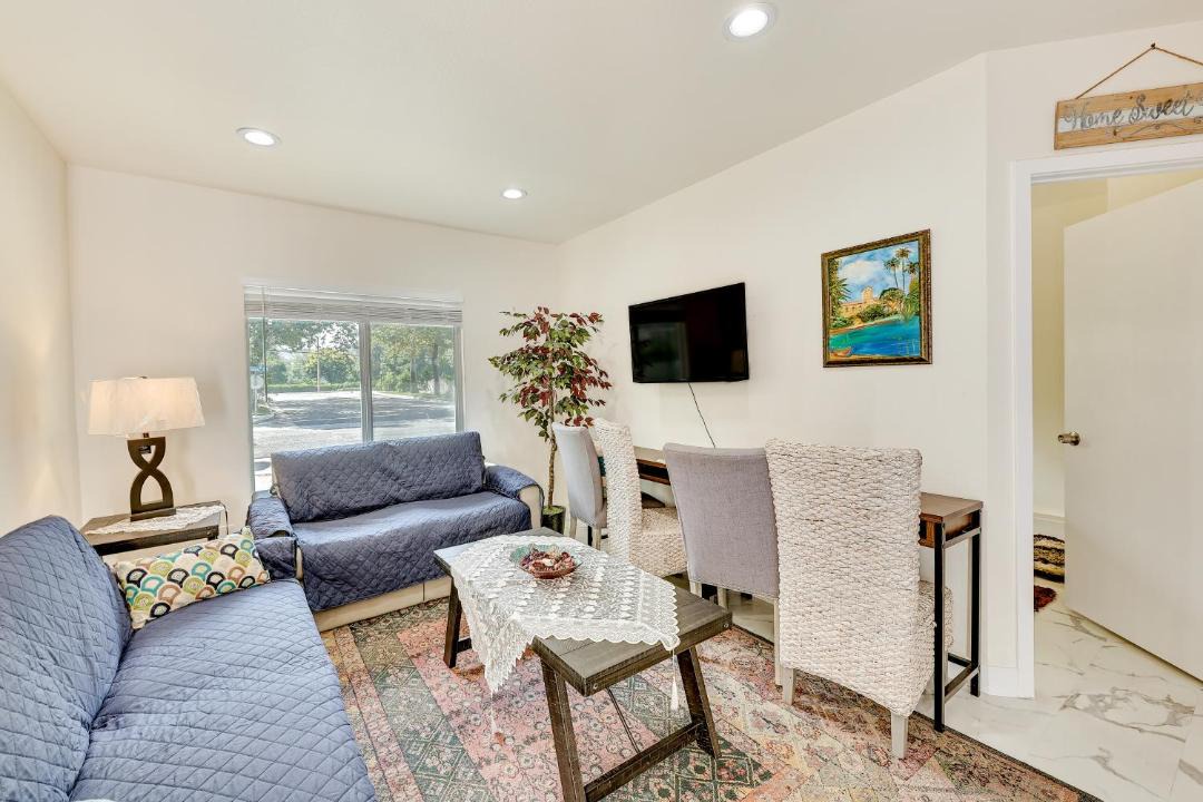 Photo of Livingroom in Anaheim Hills