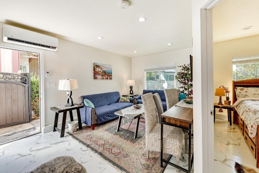 Photo of Livingroom in Anaheim Hills