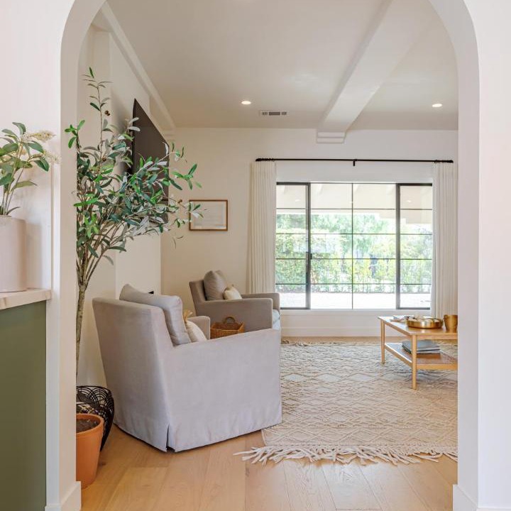 Photo of Livingroom in Valley Glen