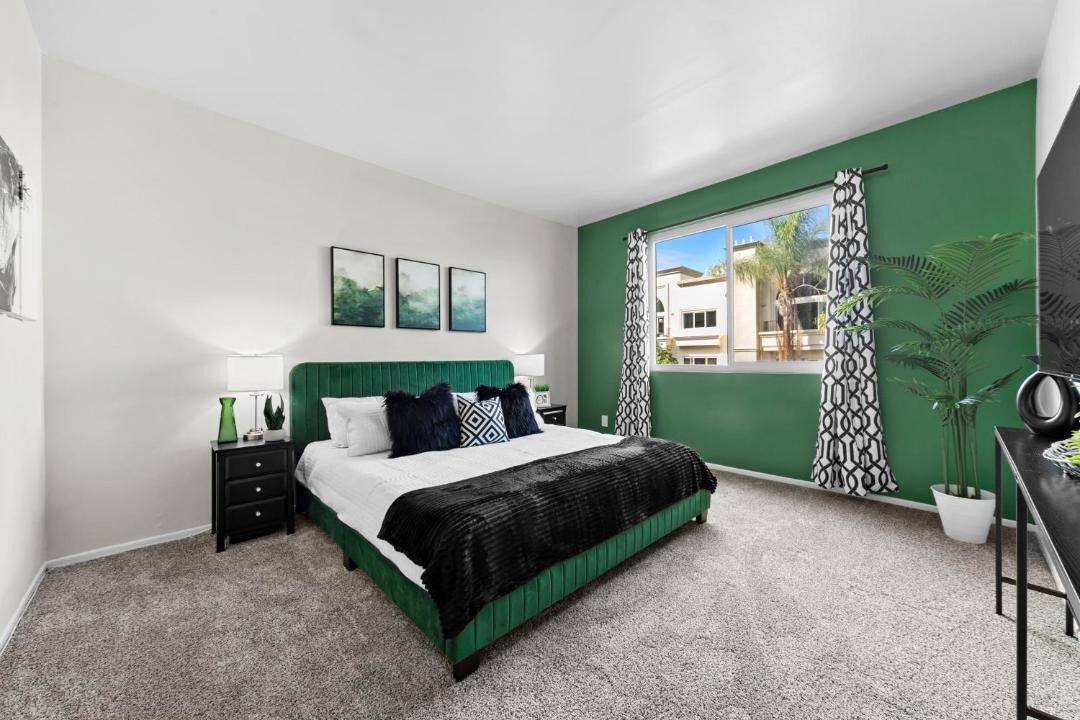 Photo of Bedroom in Beverly Grove