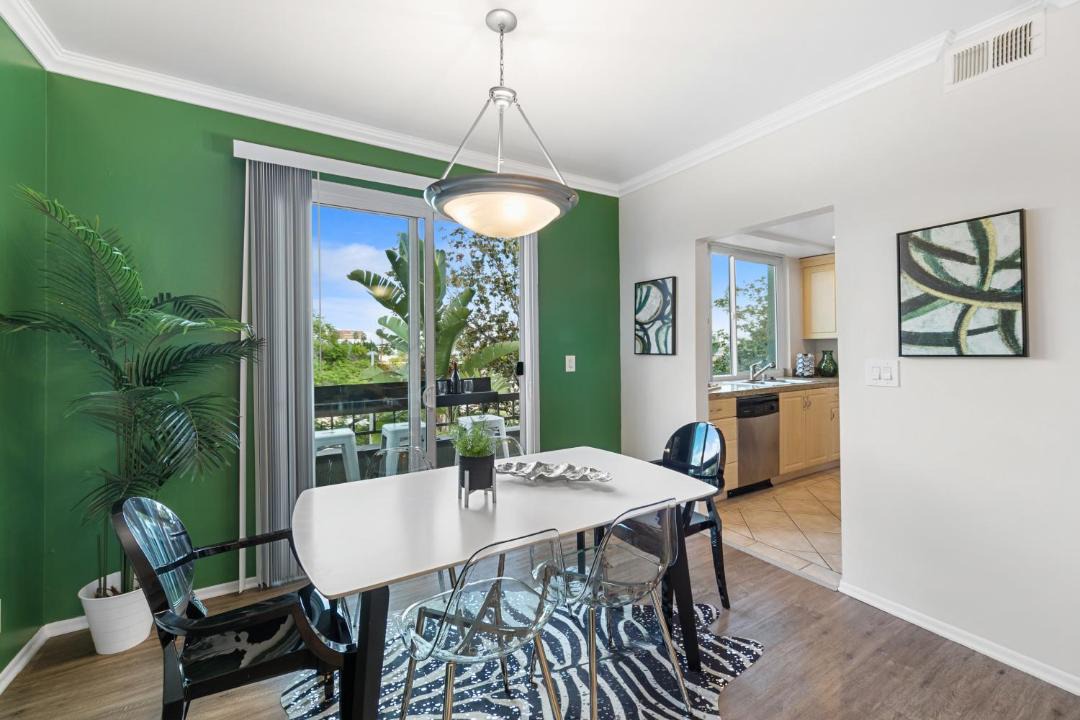 Photo of Livingroom in Beverly Grove