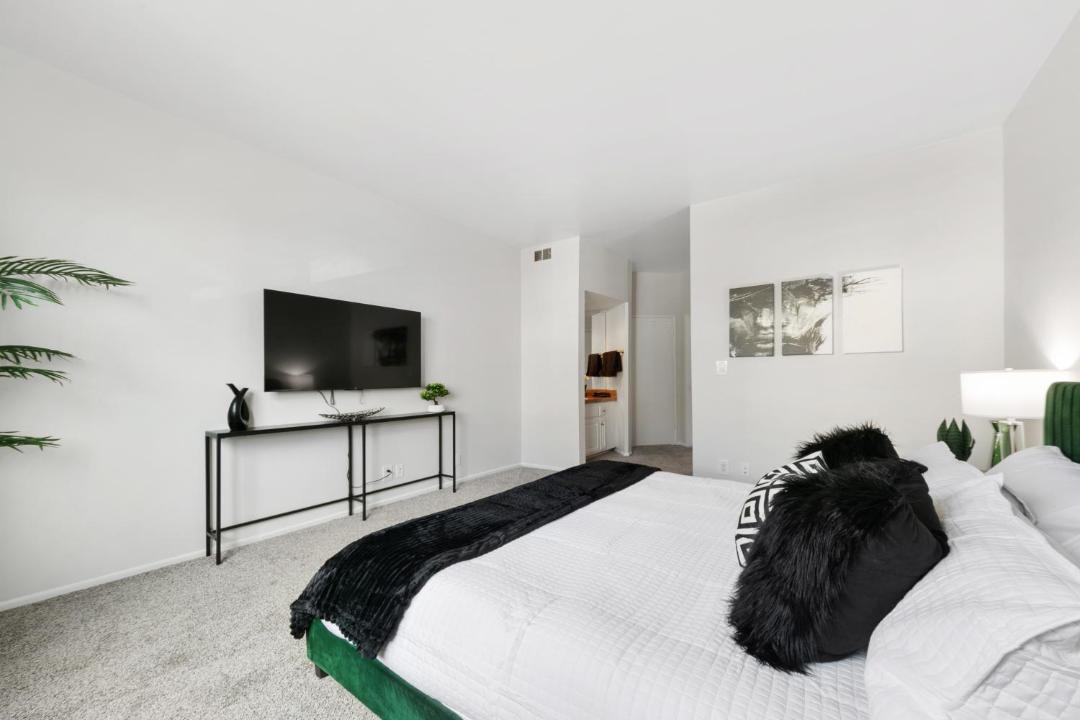 Photo of Bedroom in Beverly Grove